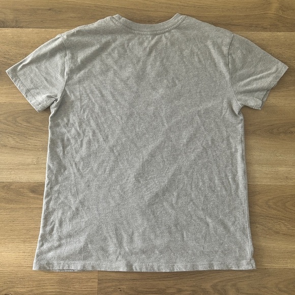 Disney Woman’s Minnie Mouse Graphic T-Shirt – XS- EUC - Picture 6 of 7